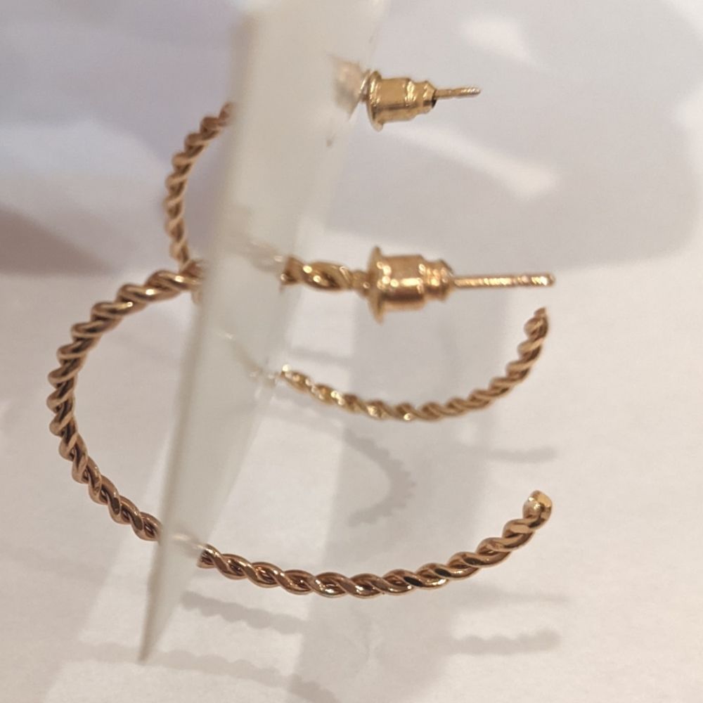 Gold Hoop Earrings Thin Rope 1.5" - Picture 5 of 7